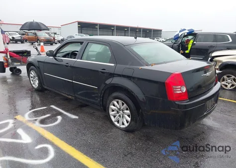2008 Chrysler 300 Lx z USA, uszkodzony, nr VIN 2C3KA43R48H209311